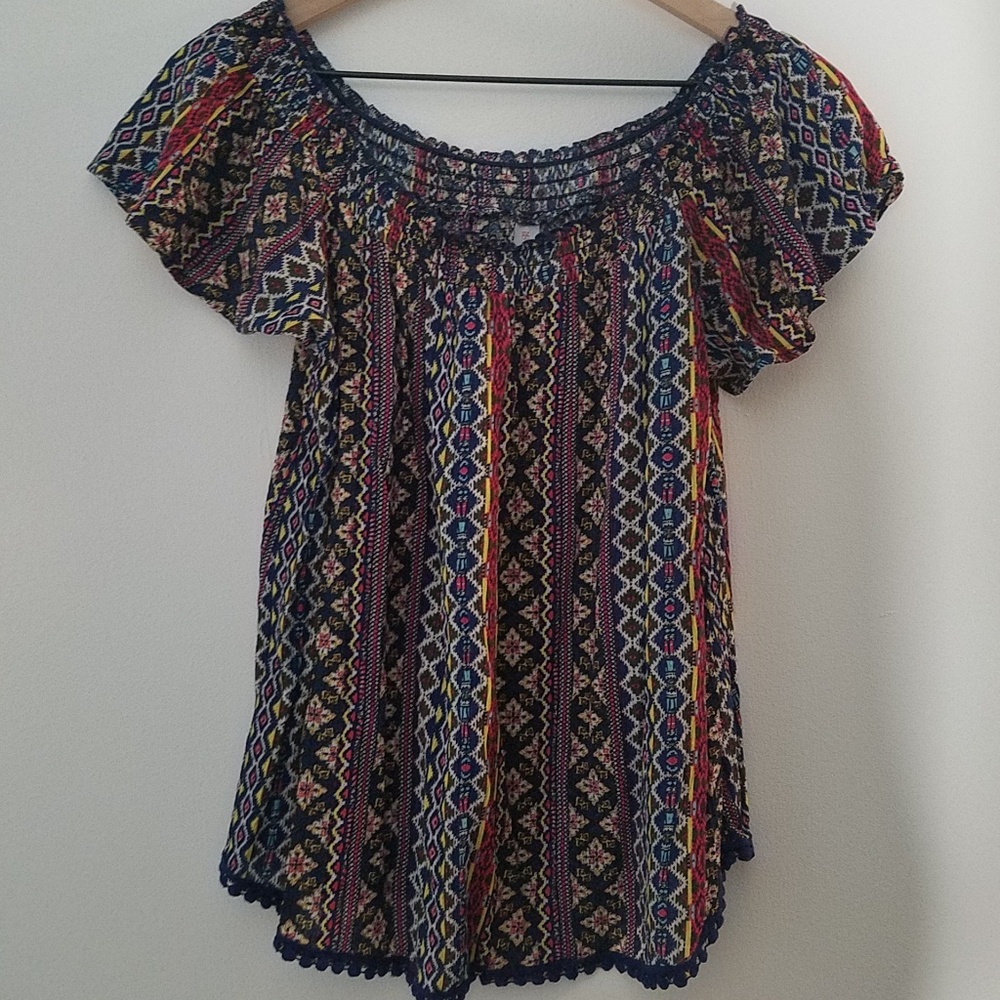 Patterned top - Picture 2 of 4